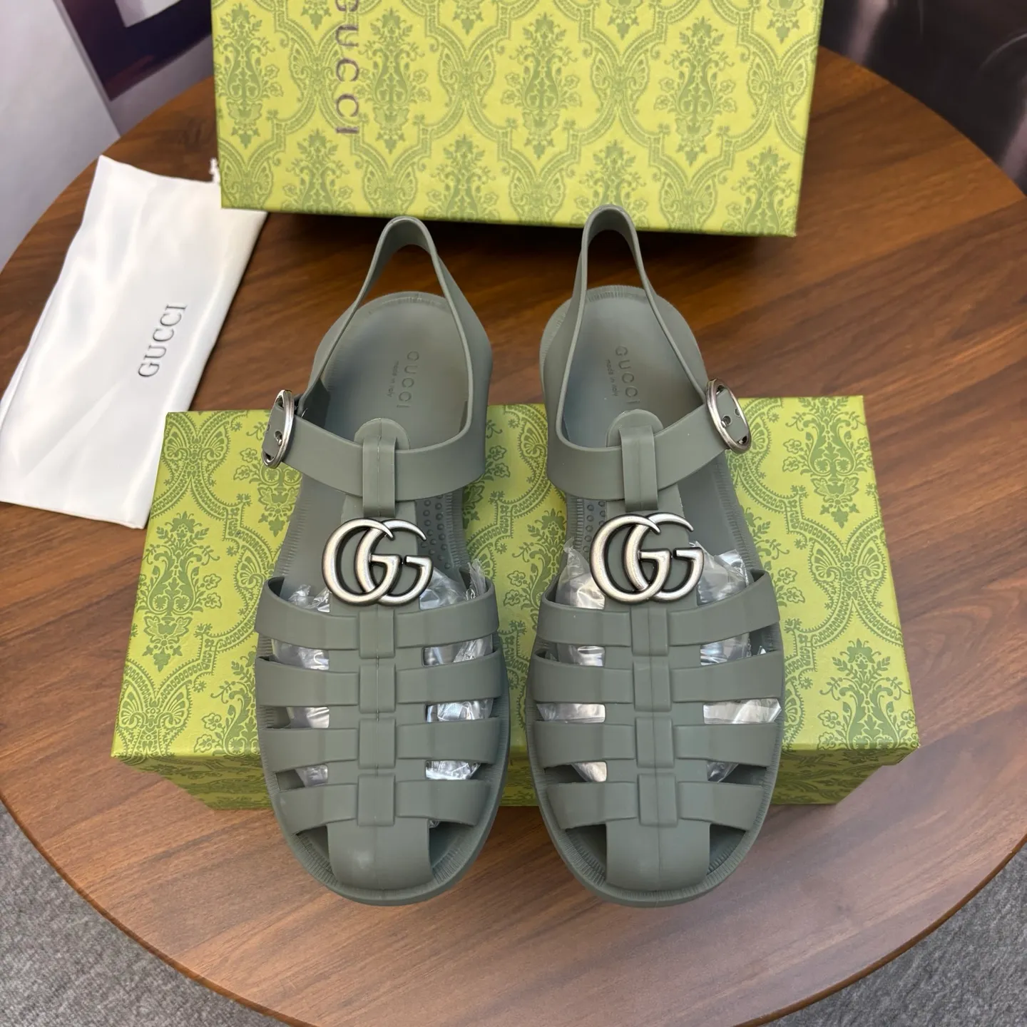 Men's shoes 260💰 [Gucci] Counter quality, top-quality original goods, real photos! Original TPU material, fine workmanship, comfortable; genuine 1:1 replica Size: 36 ~ 46